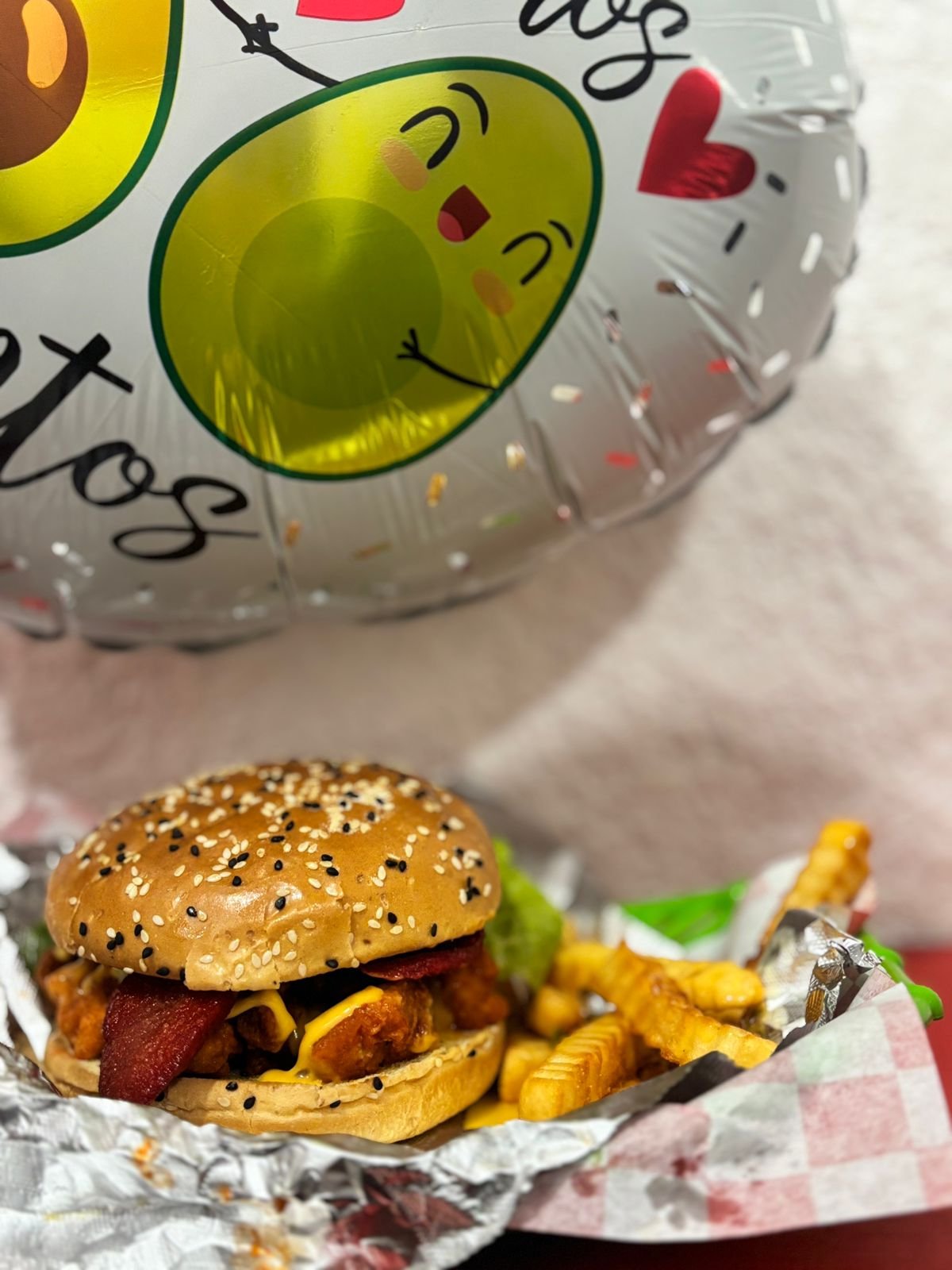 Papas con salsa y Boneless