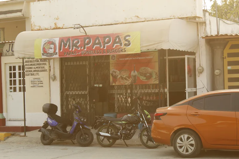 Fachada exterior de Mr. Papas en Ciudad Ixtepec - Vista 1